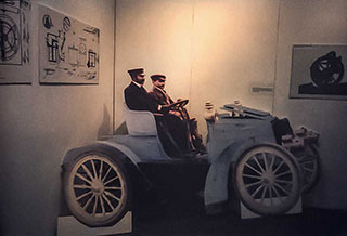 Grafica: scenografie per mostra al Museo dell'Automobile di Torino - Puccini - foto1